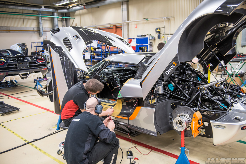 Illustration for article titled This Is The Final Build Process Of The Amazing Koenigsegg One:1